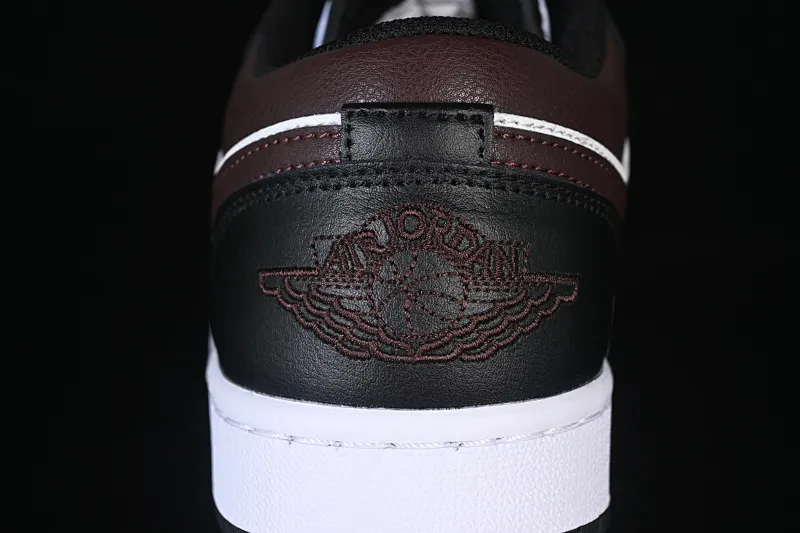 All categories Air Jordan Jordan series basketball shoes Air Jordan 1 Low Air Jordan 1 Low AJ1 Joe 1 black color low-top cultural casual sneakers IO3393-010